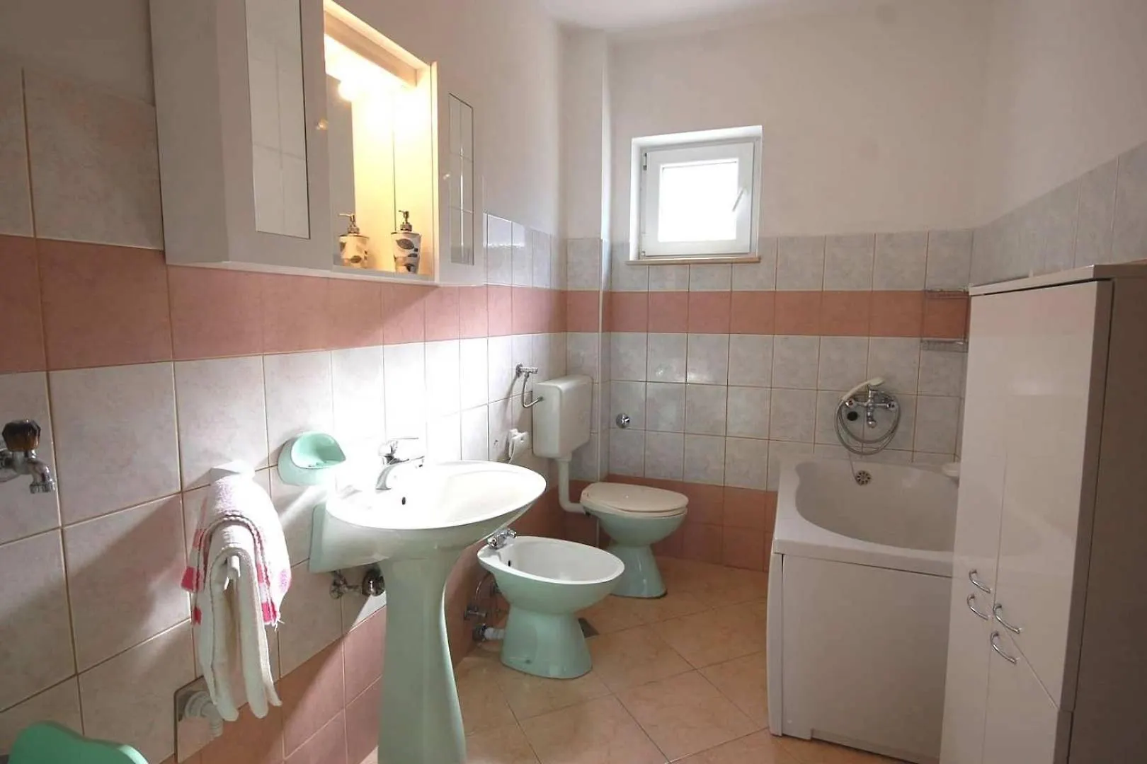 Apartments With A Parking Space Njivice, Krk - 21858 Njivice